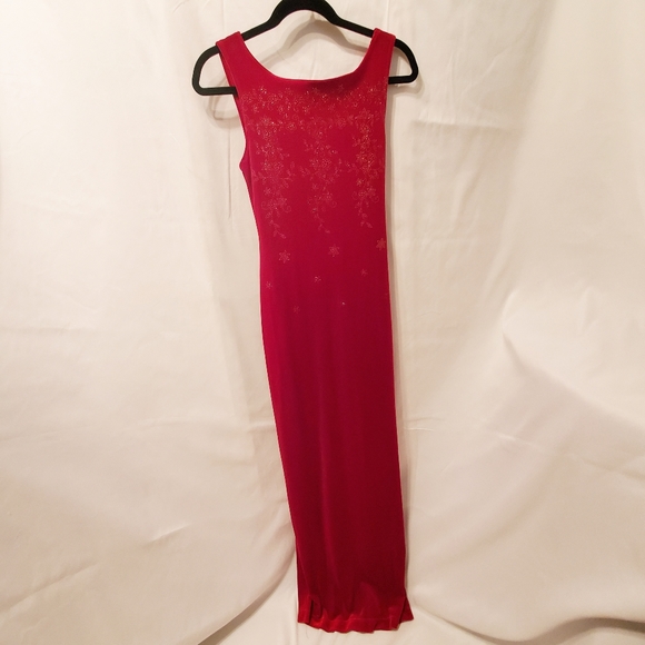 Rampage red velvet sleeveless dress with sparkly flower embellishments - Picture 2 of 4